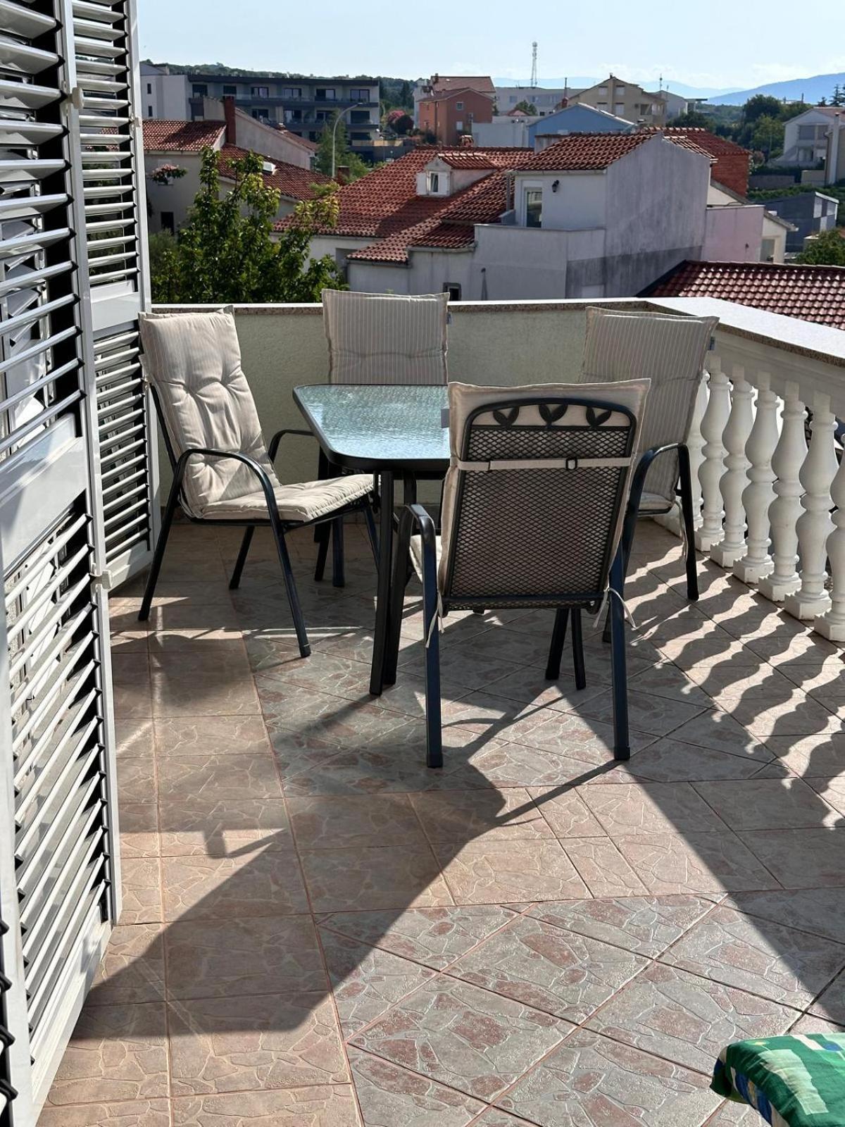 Apartmani Djurda 크르크 외부 사진