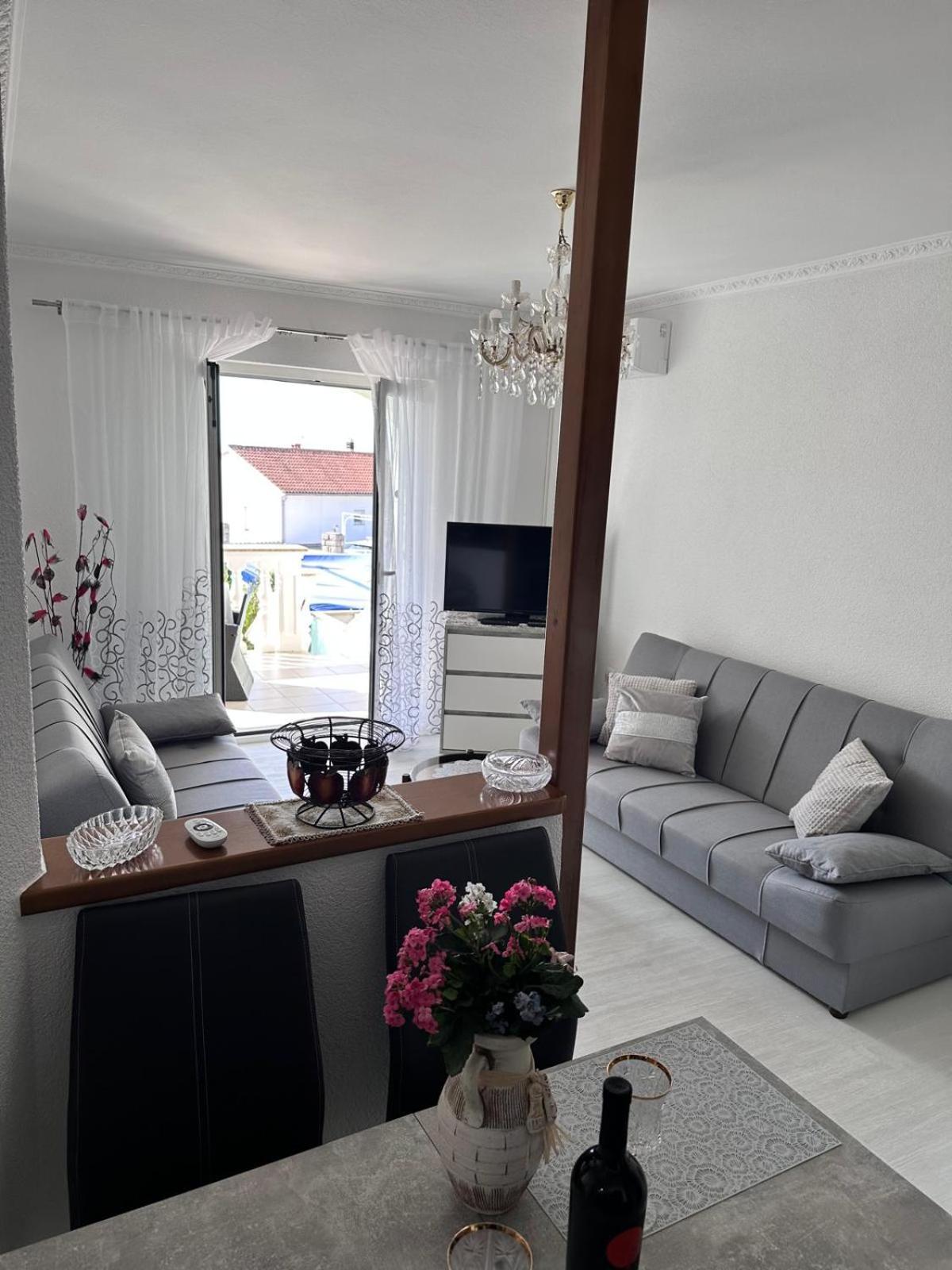 Apartmani Djurda 크르크 외부 사진